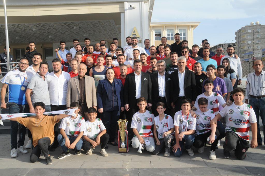 Balkan Şampiyonu Cizre Belediyespora Coşkulu Karşılama Spor Kral