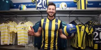 Fenerbahçe'nin milli voleybolcusu Emre Batur'dan evde form tutma vurgusu