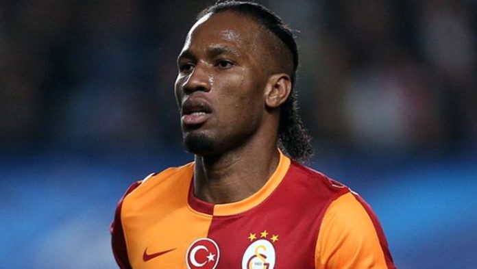 Didier Drogba Galatasaray şortunu giydi, 45 saniyede 122 mekik çekti