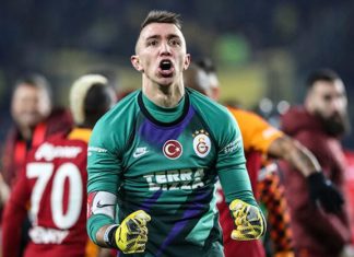 Galatasaray'dan Fernando Muslera'ya 4 yıllık yeni sözleşme! Maaşı düşüyor