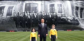 100 yıl önceki fotoğraf, Fenerbahçe Stadı'nda dalgalandı