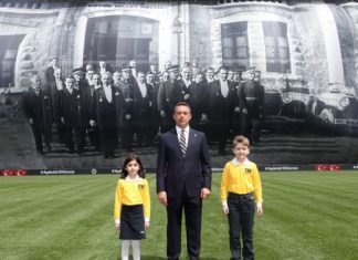 100 yıl önceki fotoğraf, Fenerbahçe Stadı'nda dalgalandı