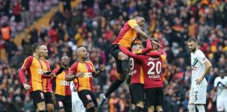 Galatasaray'da yönetim 3 oyuncu ile indirim görüşmelerine başladı