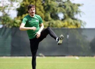 Coronavirüs testinden geçen Denizlispor’da sosyal mesafeli idman