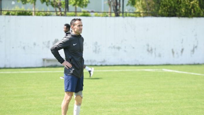 Gazi futbolcu antrenörlük alanında kendini Denizlispor'da geliştirecek