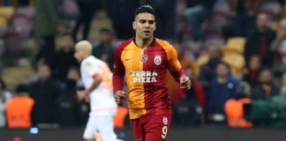 Falcao'dan güzel hareketler