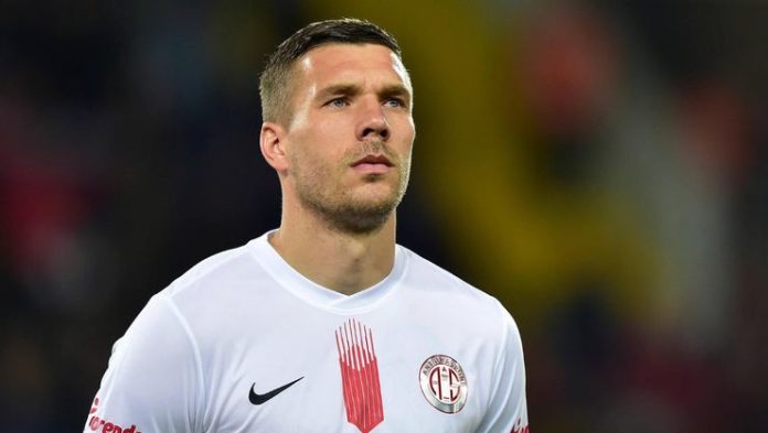 Antalyasporlu futbolcu Lukas Podolski futbolu özledi