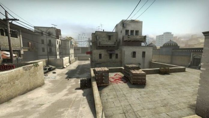 CS:GO Dust 2 haritasında futbol topuyla ilginç bir taktik geliştirildi