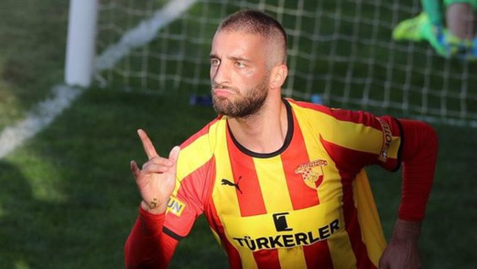 Fenerbahçe ve Galatasaray'ın gündemine gelen Alpaslan Öztürk'ün fiyatı belli oldu