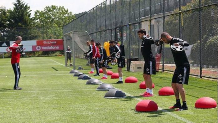 Beşiktaş, sosyal mesafe kurallarına uyarak çalıştı