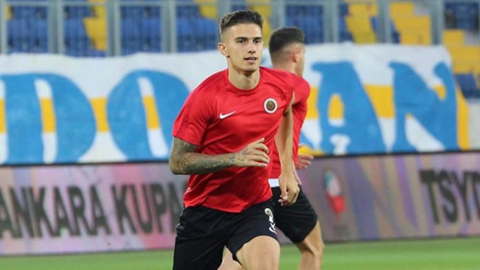 Berat Özdemir kimdir, kaç yaşında? Trabzonspor'a imzayı atıyor…