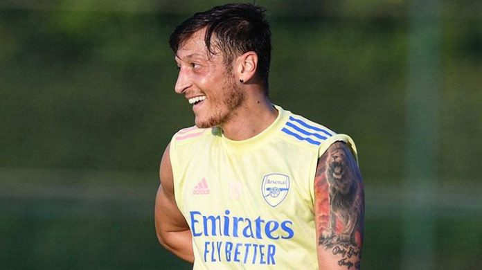 Galatasaray'da Mesut Özil patlaması!