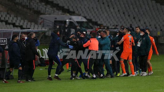 Egemen Korkmaz'ı tutamadılar! Başakşehir – Trabzonspor maçında kulübeler kapıştı