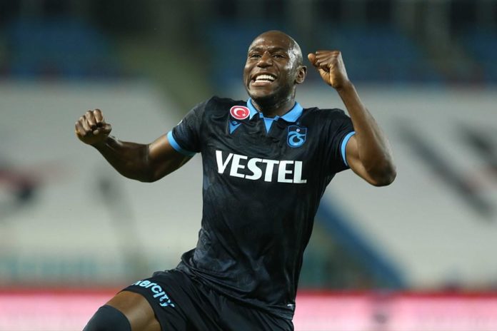 Benik Afobe kimdir, nereli, kaç yaşında? Benik Afobe hangi takımlarda oynadı? Benik Afobe'nin maaşı ne kadar?