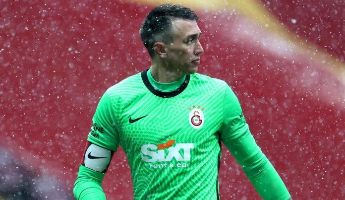 Galatasaray haberi: Yeni sözleşmelerde tavan ücret Muslera olacak