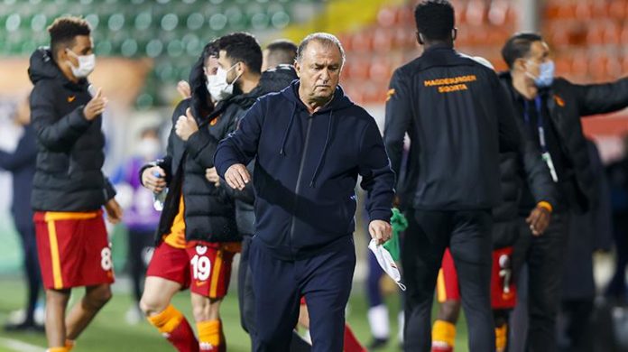 Fatih Terim büyük sorunu çözdü: Deplasman