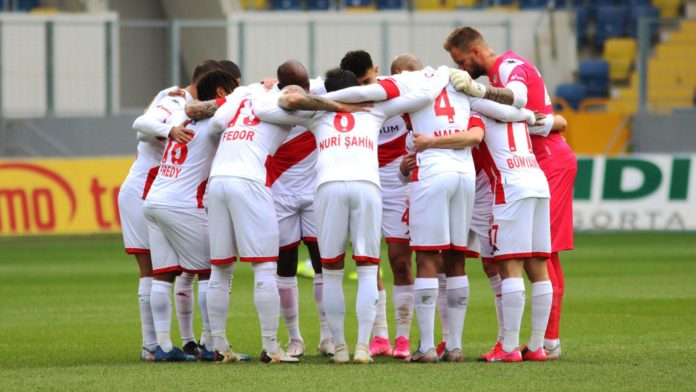 Antalyaspor, 55 yıllık tarihinde bir ilke imza atmak için sahaya çıkacak