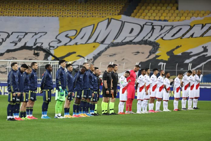 Fenerbahçe'de İrfan Can Kahveci, ilk kez maç kadrosunda