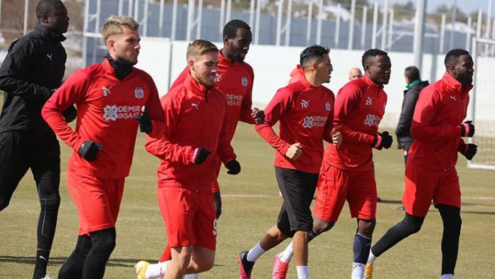 Sivasspor’da Galatasaray mesaisi devam ediyor