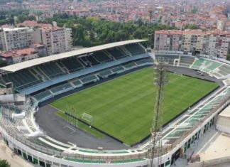 Denizli Atatürk Stadı zeminiyle ön plana çıkıyor