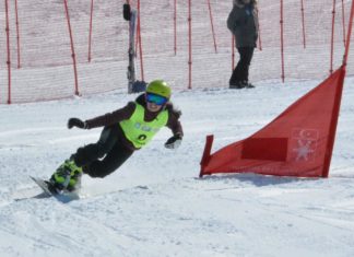 Türkiye Snowboard Şampiyonası'nda 130 sporcu ter döktü