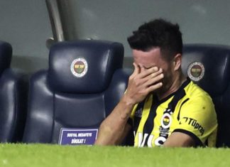 Fenerbahçe'de Gökhan Gönül ucuz kurtuldu