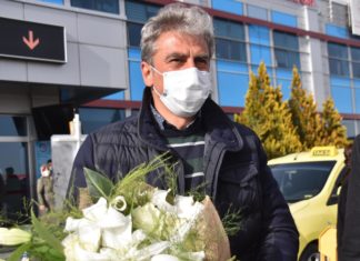 Kayserispor'un yeni hocası Hamza Hamzaoğlu, Kayseri'ye geldi