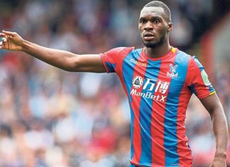 Galatasaray ve Beşiktaş Benteke'yi transfer etmek istiyor