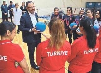 Bakan Kasapoğlu: ‘Tokyo’da taçlandıracağız’