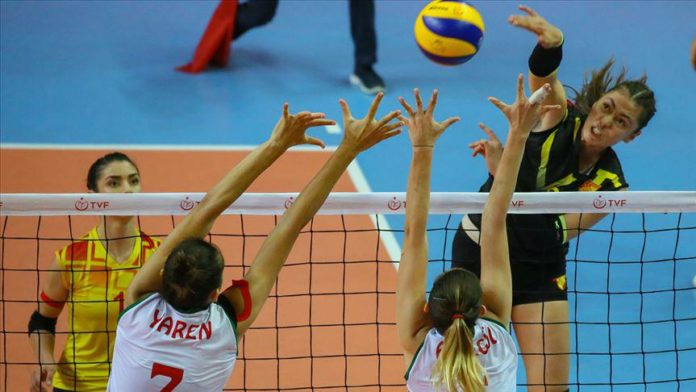 Voleybolda Göztepe Play-Off, Karşıyaka zirve peşinde