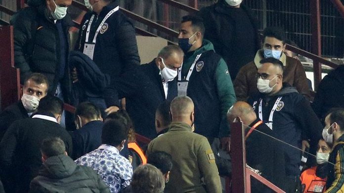Fatih Terim Hatayspor maçını tribünde izledi