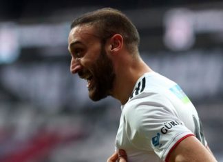 Cenk Tosun Beşiktaş için futbol hayatını tehlikeye attı