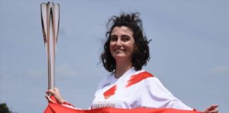 Japonya'da Türk kızı Durna Özkaya, olimpiyat meşalesini taşıdı