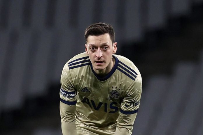 Mesut Özil’den ihtiyaç sahipleri için 100 bin euro