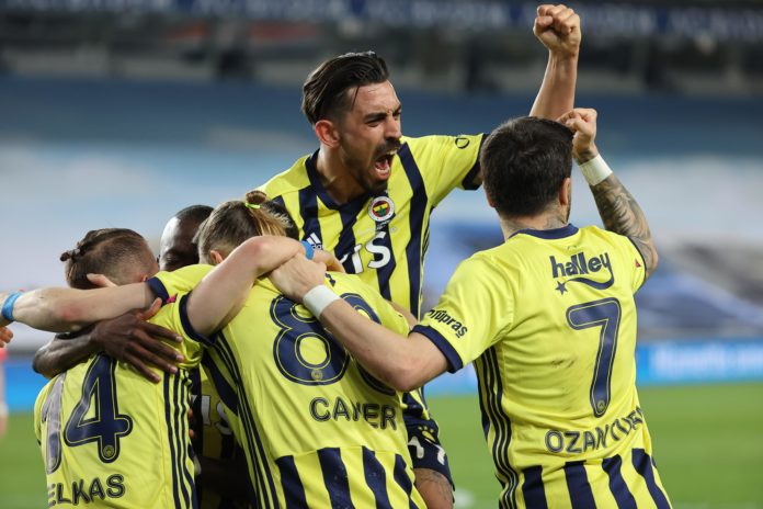 Fenerbahçe, yarın Başakşehir’e konuk olacak