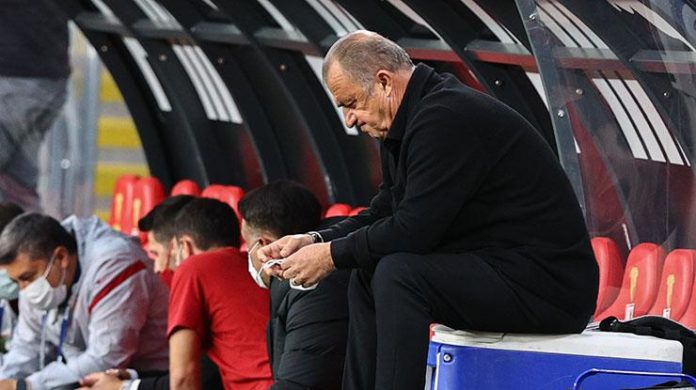 Fatih Terim yerinden kıpırdamadı bile!