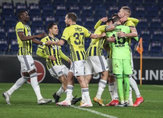 Fenerbahçe, Beşiktaş ile puan farkını 2'ye indirdi