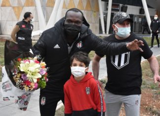 Süper Lig lideri Beşiktaş'a Sivas'ta coşkulu karşılama