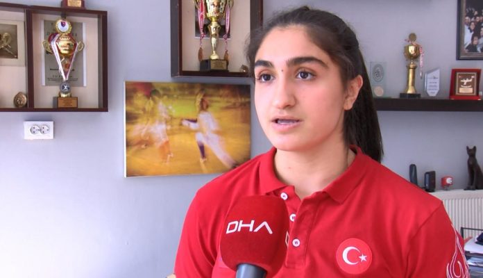 Aleyna Ertürk: Türk eskriminde yıldızlar kategorisinde en iyi dereceyi aldım