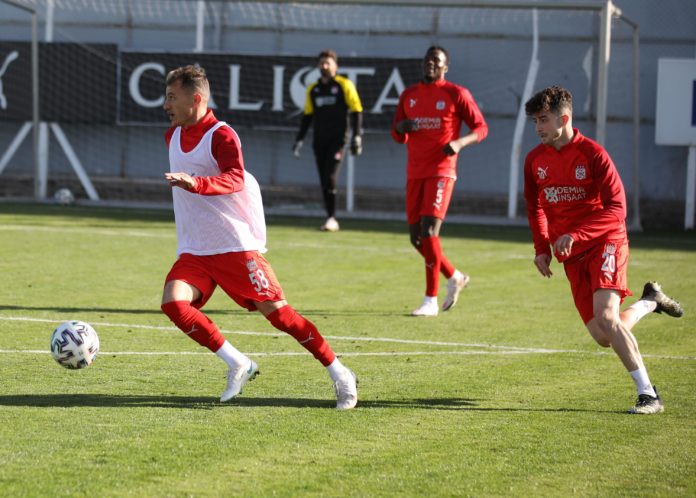 Sivasspor'da Denizlispor mesaisi başladı