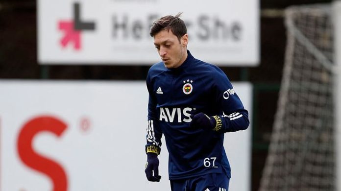 Mesut Özil'den takım arkadaşlarına: Şimdi sıra bende!