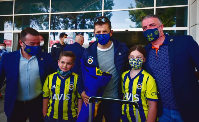 Fenerbahçe haberi… Emre Belözoğlu'na taraftarlardan “Sana güveniyoruz” mesajı