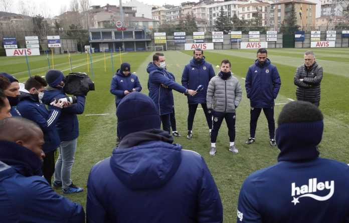 Fenerbahçe'de Emre Belözoğlu'ndan takıma… “Ben inanıyorum kupa ile taçlandıracaksınız”