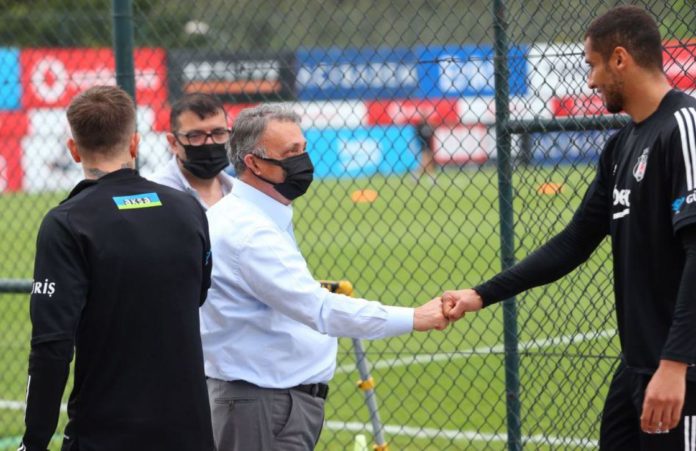 Beşiktaş Başkanı Ahmet Nur Çebi'den Galatasaray derbisi öncesi takıma ziyaret