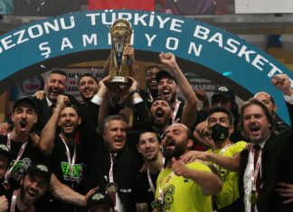 Merkezefendi Belediyesi Denizli Basket şampiyonluk kupasını aldı