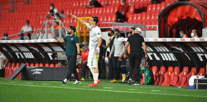 Konyaspor Teknik Direktörü İlhan Palut'tan oyuncularına övgü