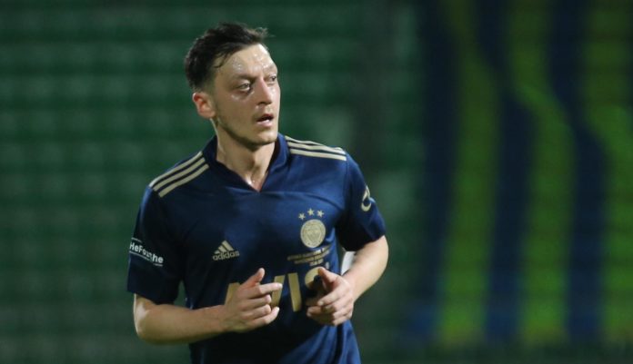 Fenerbahçe'de yüzde 100 Mesut!