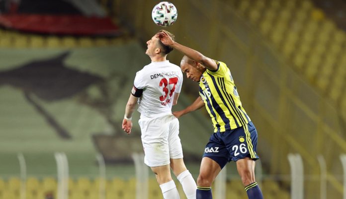 Gökhan Gönül döndü, Tisserand 11'de kaldı! Fenerbahçe'de Emre Belözoğlu'ndan tek değişiklik!