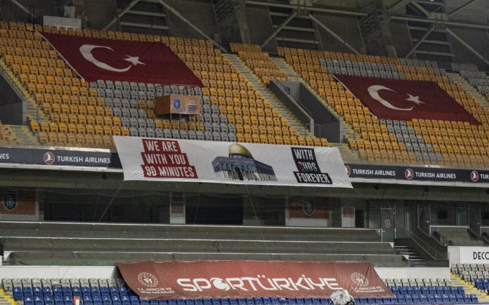 Başakşehir-Kayserispor maçında Filistin unutulmadı