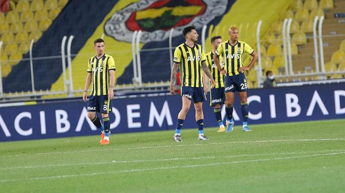 Fenerbahçe Kadıköy'de tam 25 puan kaybetti